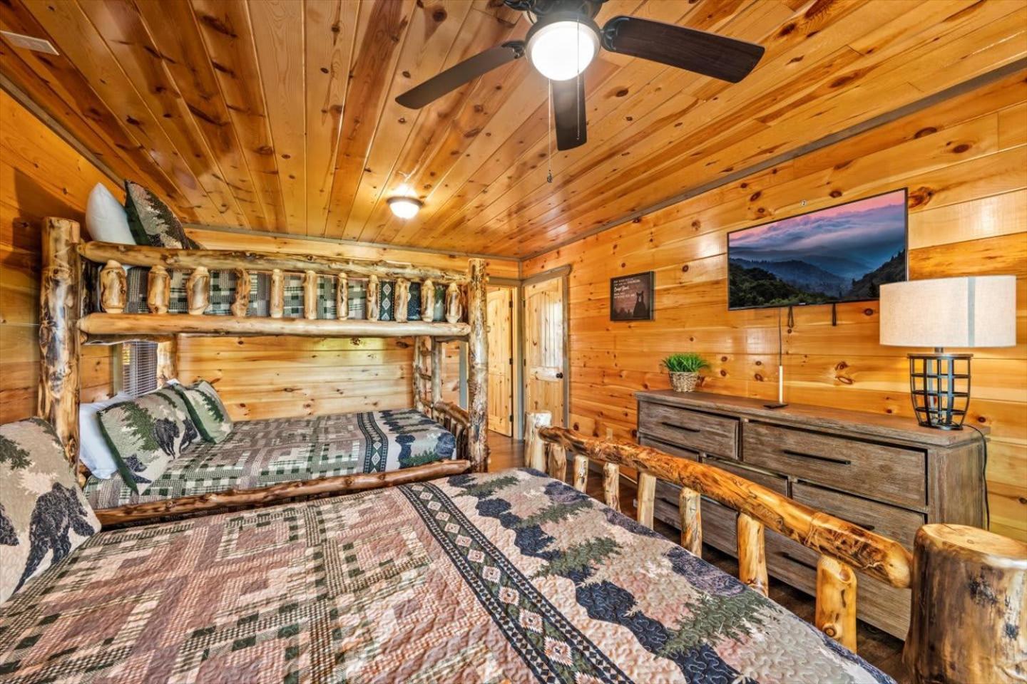 Indoor Pool, Volleyball Beach, Mountain View, Luxury Gatlinburg Exterior photo
